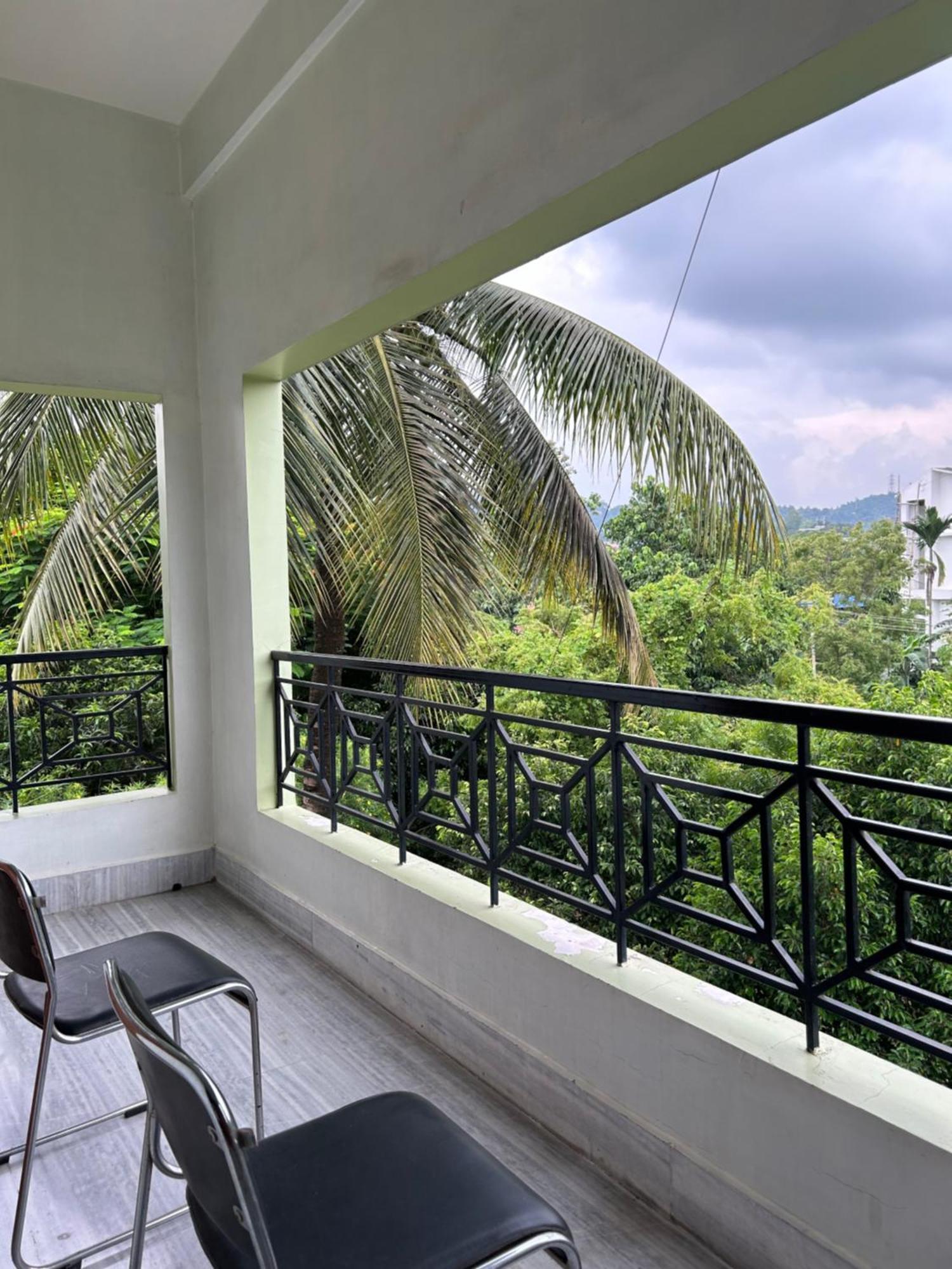 Riverside Apartment *